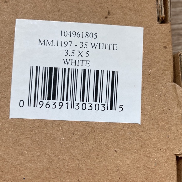 Three white frames one with shells bundle - Picture 8 of 13